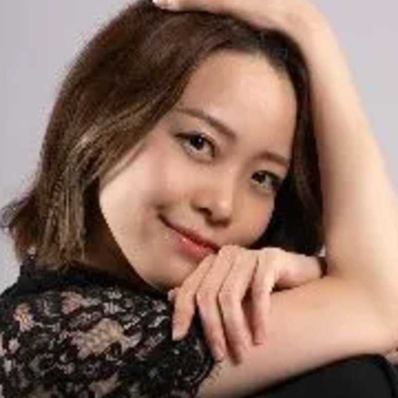 半田絢子